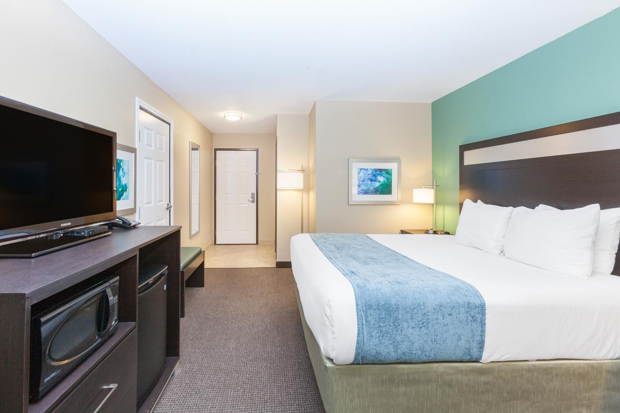 Baymont By Wyndham Midland Center Hotel Екстериор снимка