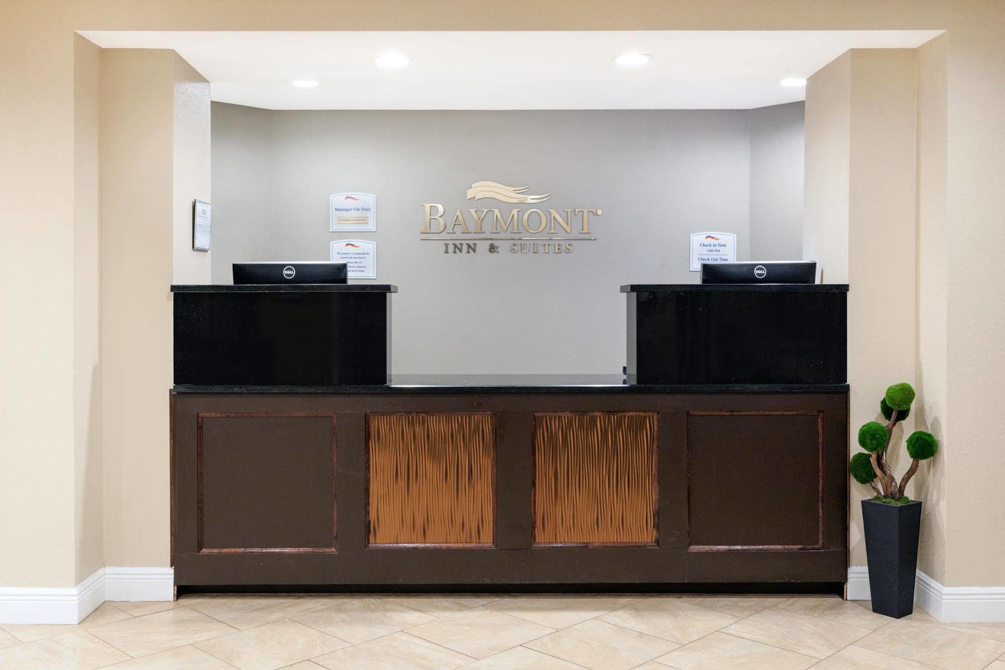 Baymont By Wyndham Midland Center Hotel Екстериор снимка